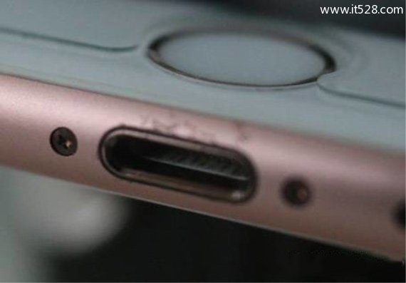 iPhone苹果手机充电充不进去无法充电的解决方法